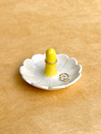 Jewelry Dish - Carved Daisy (A)