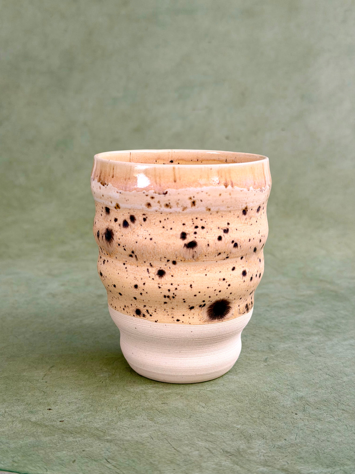 Wavy Cup - Speckled Sand (C)