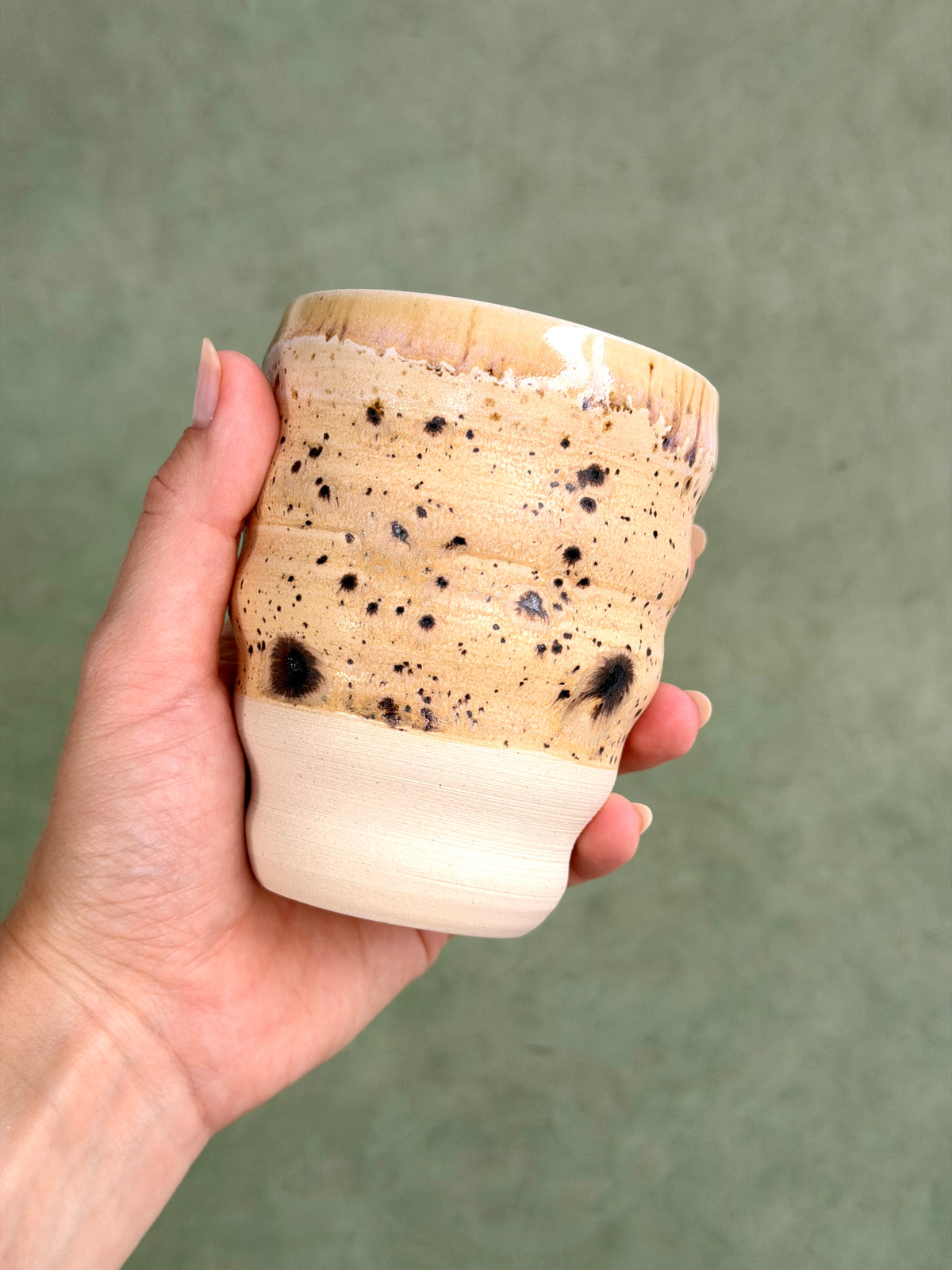 Wavy Cup - Speckled Sand (C)